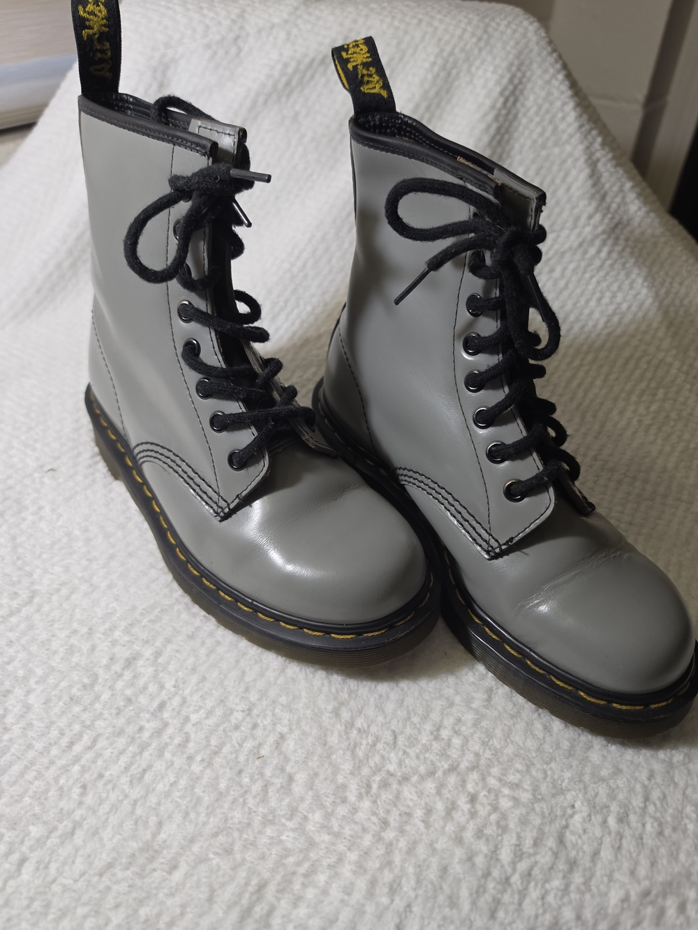 Dr. Martens Gray Leather Lace-Up Boots with 10072 Classic 8-eyelet